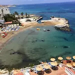 Manolya Otel Lapta