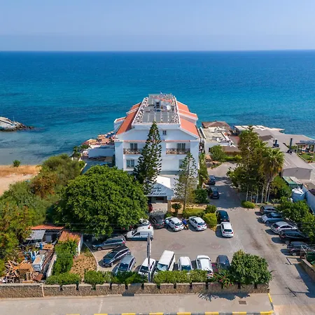 Manolya 3* Lapithos (Northern Cyprus)