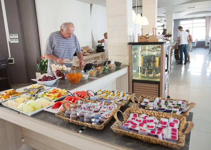 Manolya 3* Lapithos (Northern Cyprus)