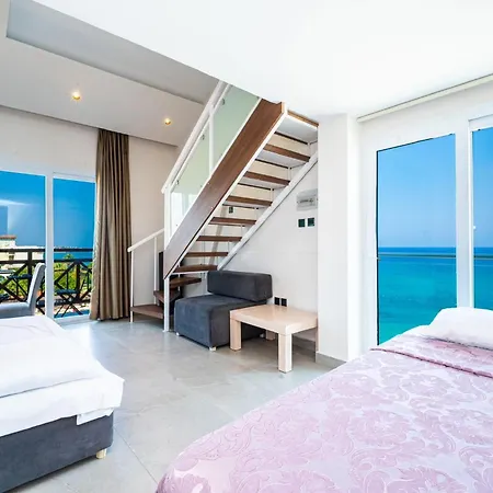 Manolya 3* Lapithos (Northern Cyprus)