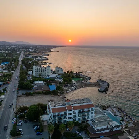 Manolya 3* Lapithos (Northern Cyprus)