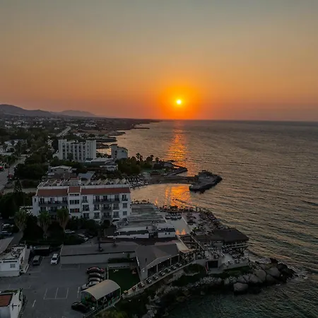 Manolya 3* Lapithos (Northern Cyprus)