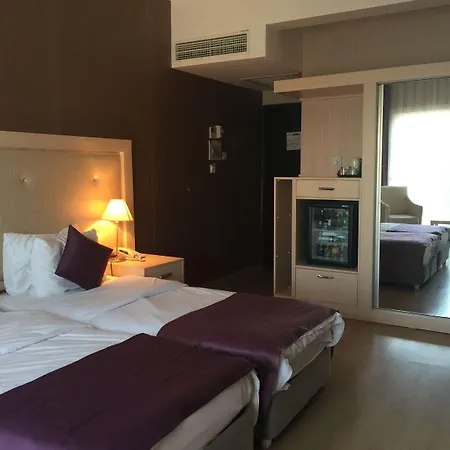 Manolya 3* Лапитос